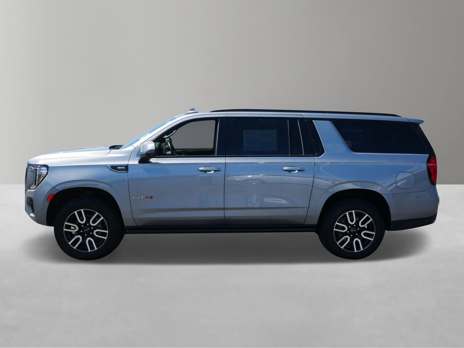 Used 2023 GMC Yukon XL AT4 w/ AT4 Premium Plus Package AWD/4WD image 6