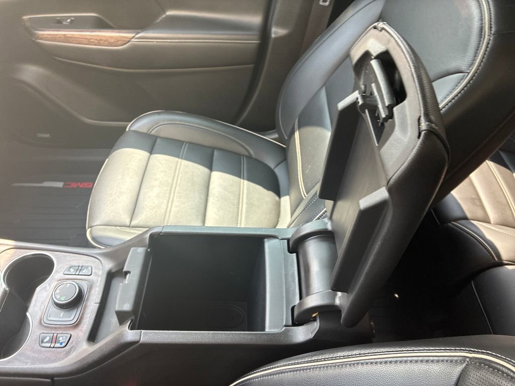 Used 2022 GMC Acadia Denali w/ Denali Ultimate Package FWD image 20