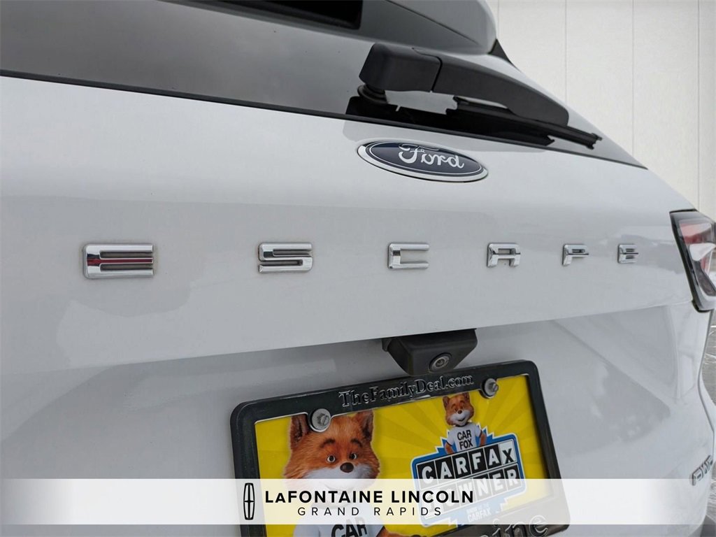 Used 2021 Ford Escape SE image 10
