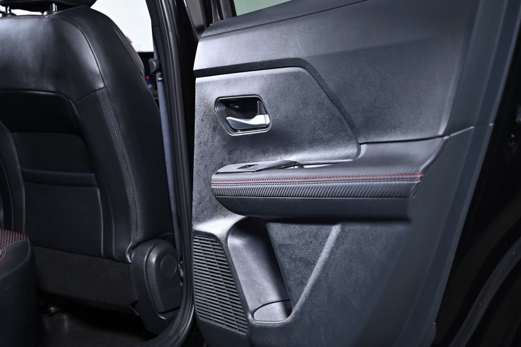 Certified 2025 Nissan Kicks SR AWD/4WD image 30