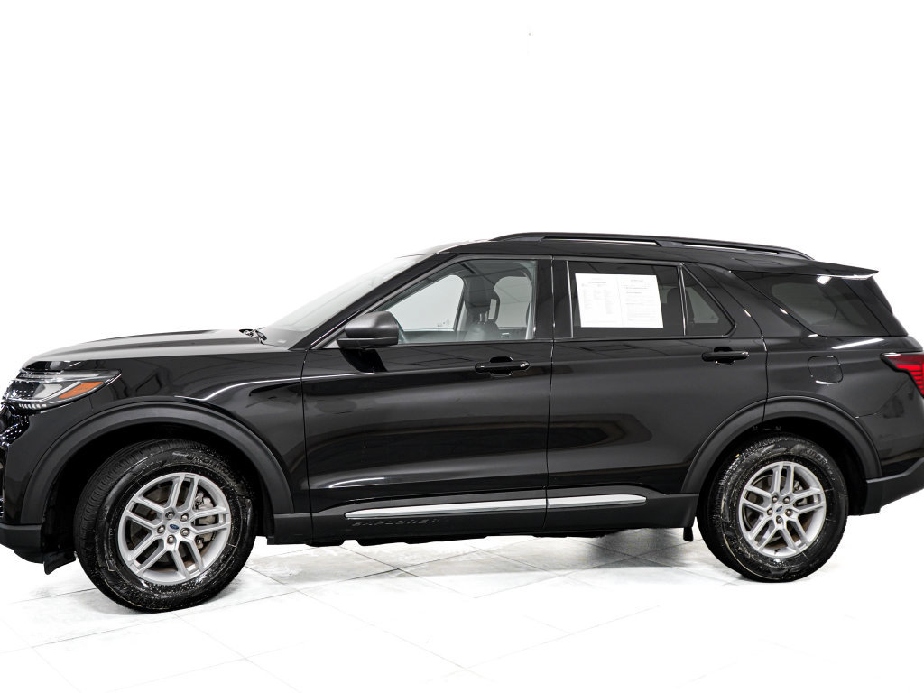 Certified 2025 Ford Explorer Active RWD image 4