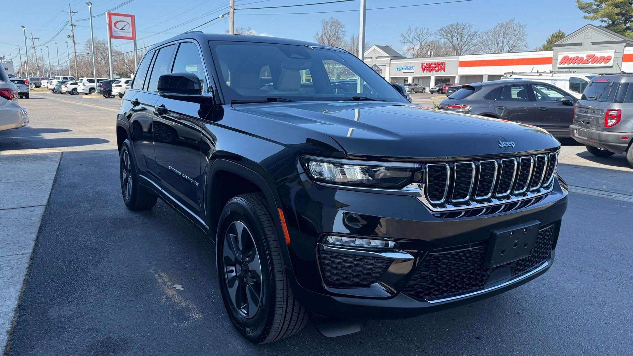 Used 2023 Jeep Grand Cherokee 4WD 4xe image 4