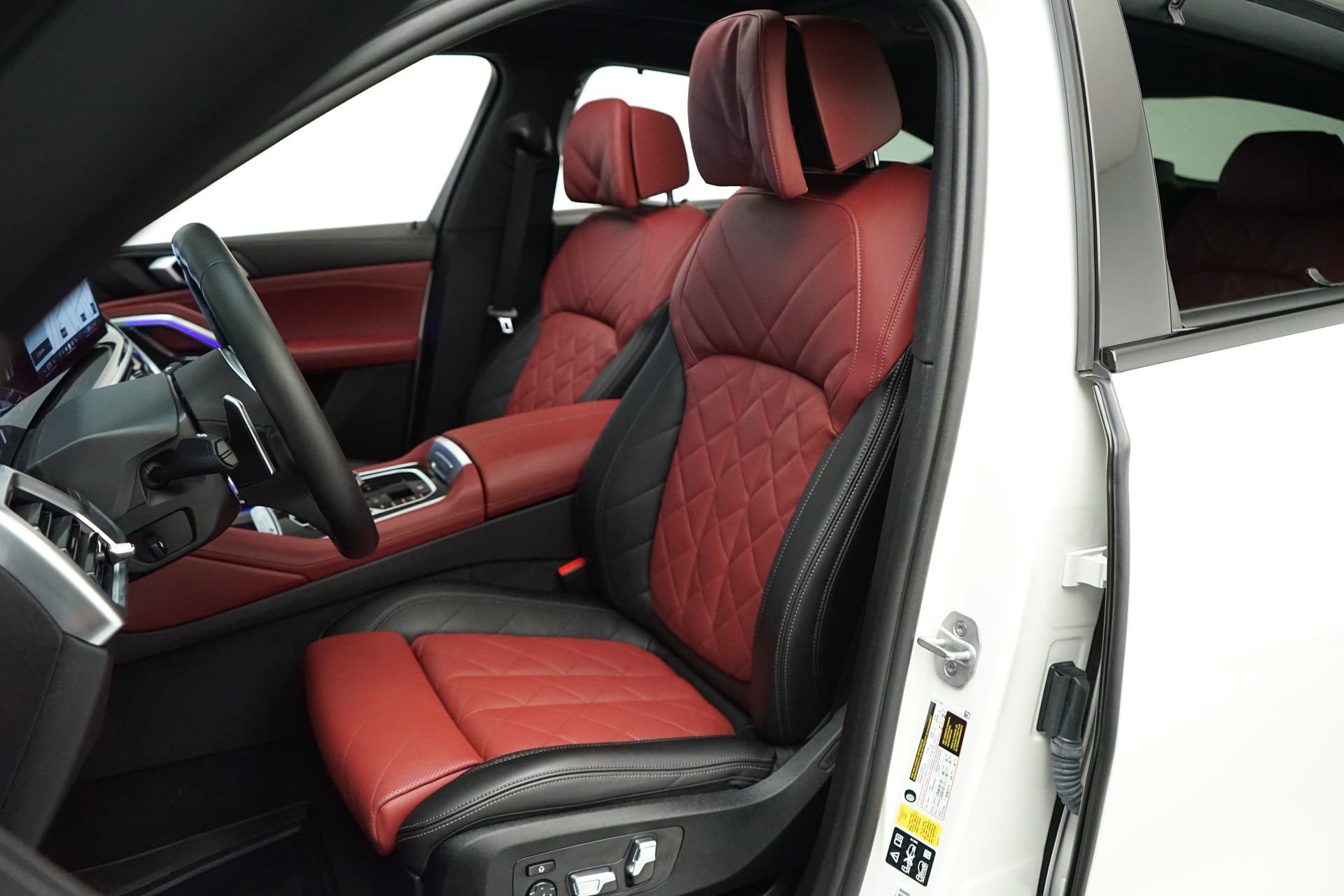 Used 2024 BMW X6 xDrive40i w/ Executive Package AWD/4WD image 9
