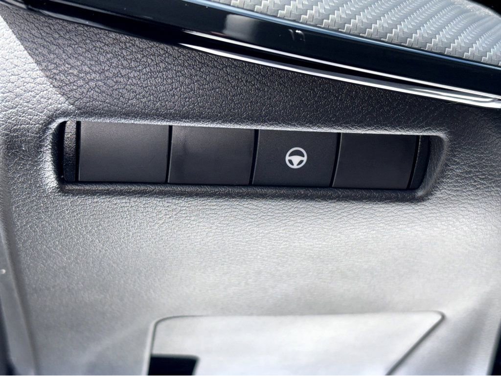 New 2026 Nissan Kicks SR w/ SR Premium Package FWD image 15