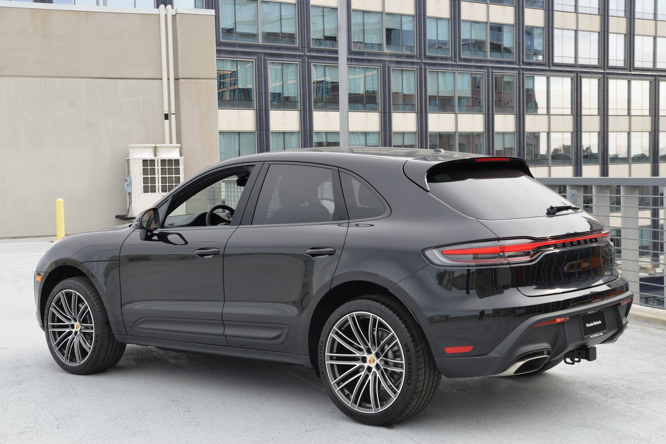 New 2026 Porsche Macan image 3