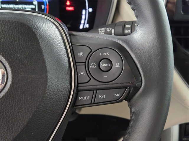 Used 2024 Toyota Corolla Cross XLE image 33