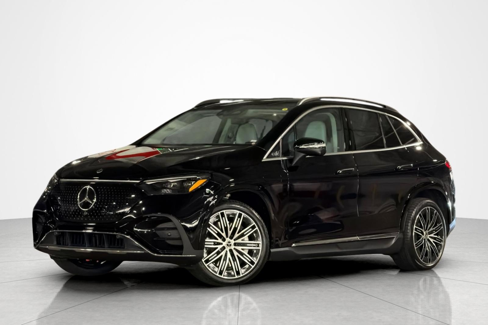 New 2027 Mercedes-Benz EQE 320 4MATIC SUV image 1