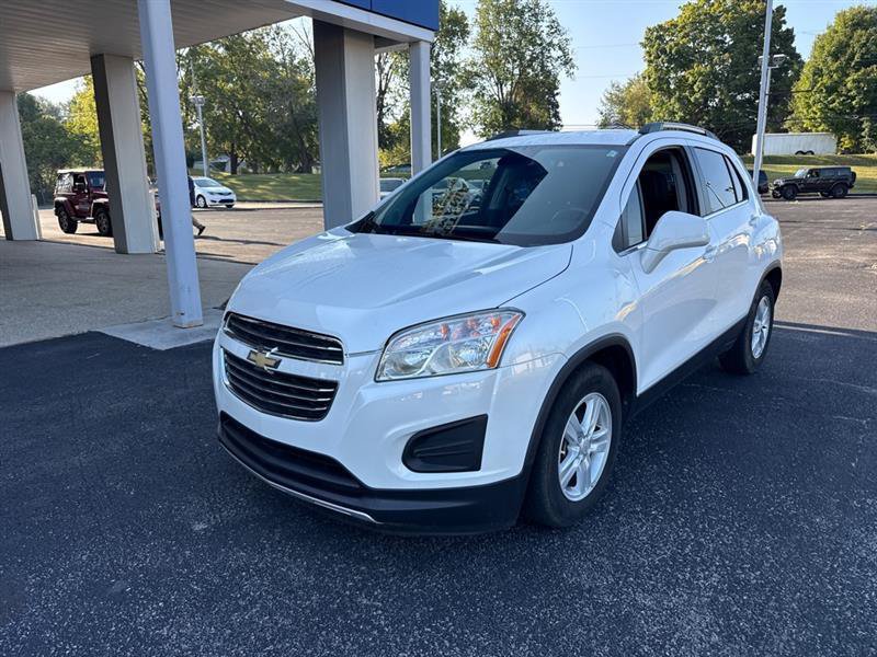Used 2015 Chevrolet Trax LT w/ LT Sun and Sound Package FWD image 3
