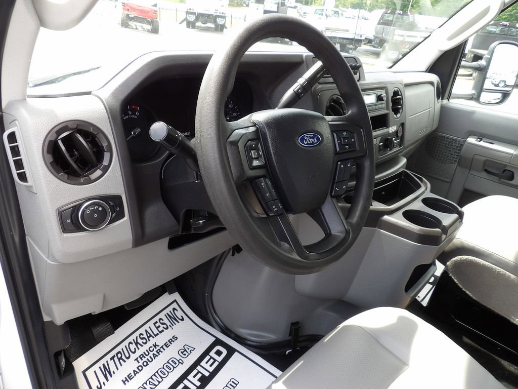 Used 2021 Ford E-350 and Econoline 350 Super Duty RWD image 15
