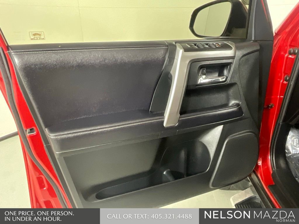 Used 2019 Toyota 4Runner SR5 Premium AWD/4WD image 17