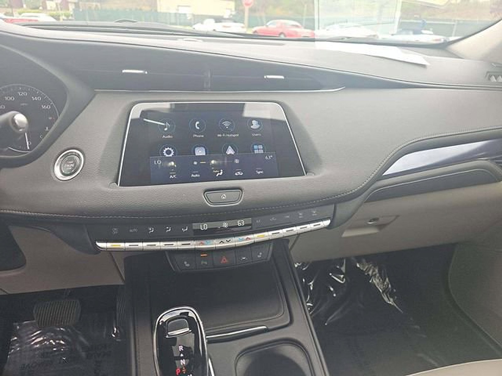 Used 2023 Cadillac XT4 Luxury w/ Cold Weather Package AWD/4WD image 6
