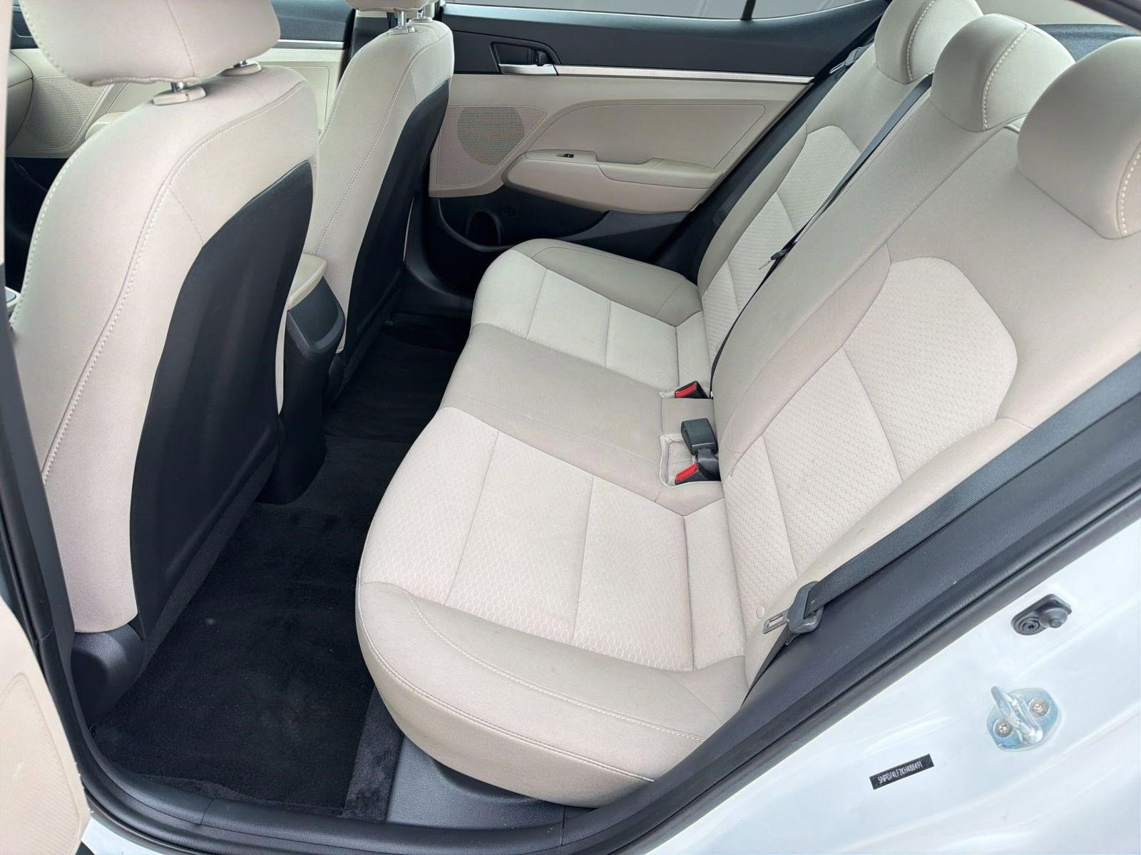 Used 2019 Hyundai Elantra SE image 15