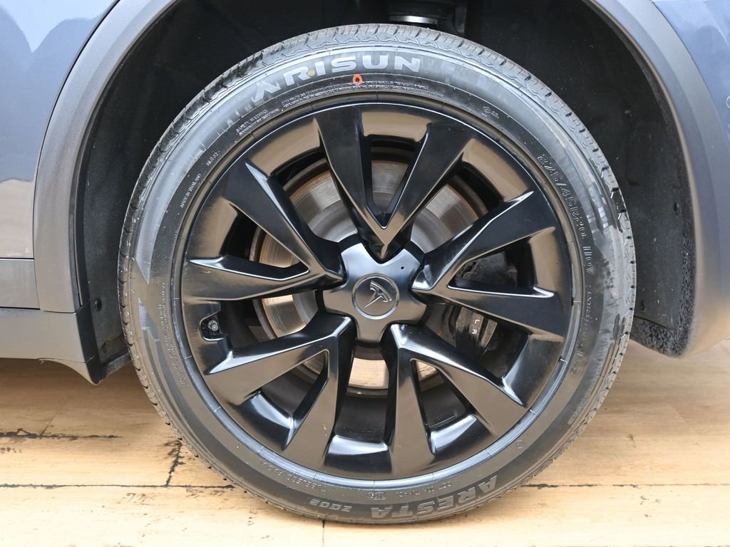 Used 2023 Tesla Model X image 11