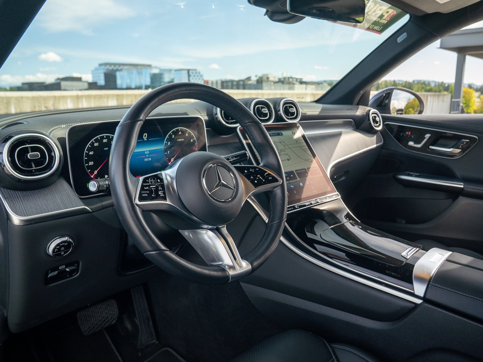 Used 2023 Mercedes-Benz GLC 300 4MATIC image 16