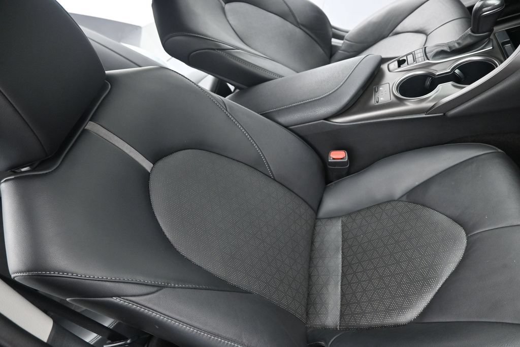 Used 2024 Toyota Camry XSE FWD image 11