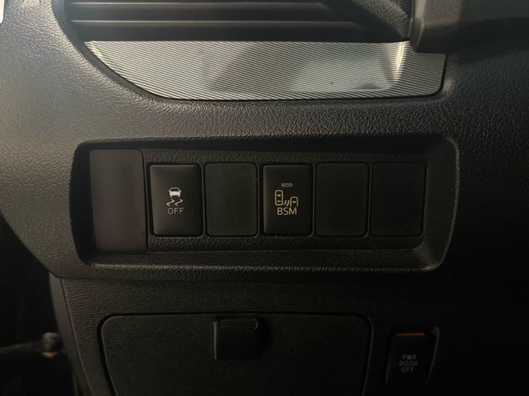 Used 2015 Toyota Sienna SE w/ SE Preferred Package FWD image 29
