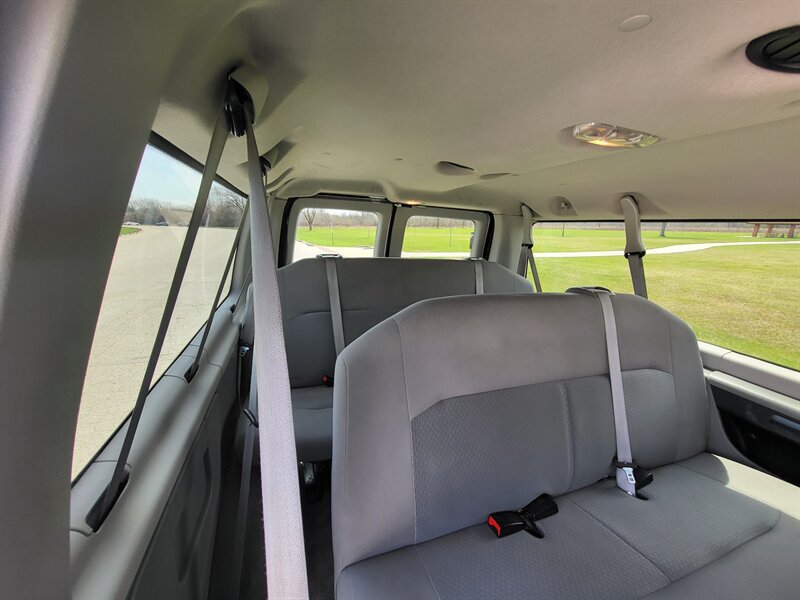 Used 2014 Ford E-350 and Econoline 350 XLT RWD image 15