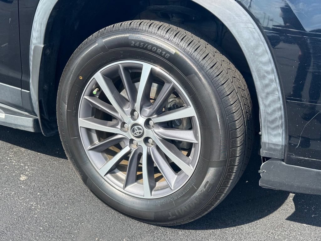 Used 2019 Toyota Highlander XLE FWD image 23