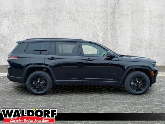 New 2025 Jeep Grand Cherokee L Altitude image 2