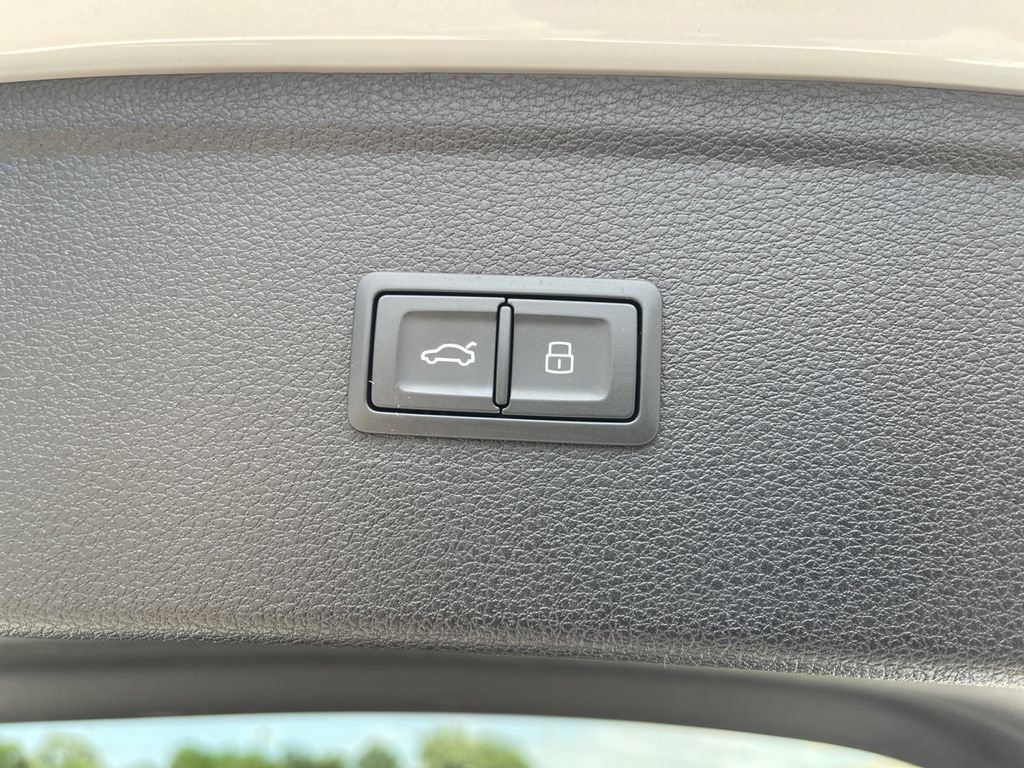 Used 2024 Audi Q5 2.0T Premium AWD/4WD image 34