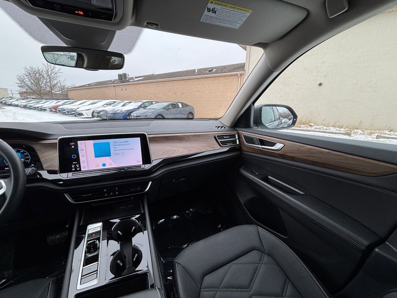 Used 2025 Volkswagen Atlas SE image 36