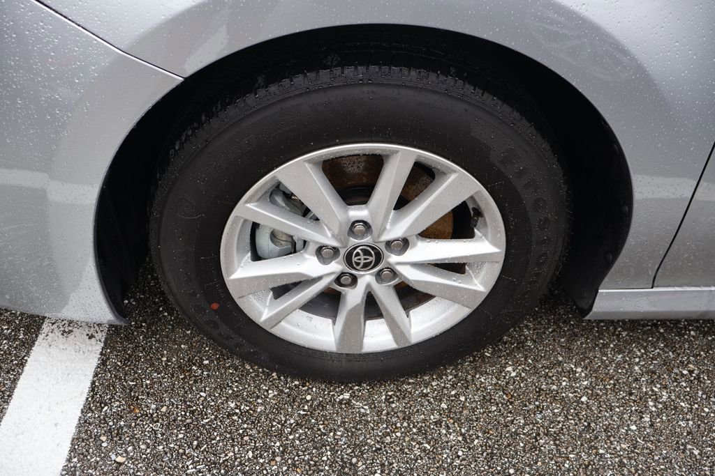 Used 2026 Toyota Camry LE FWD image 4