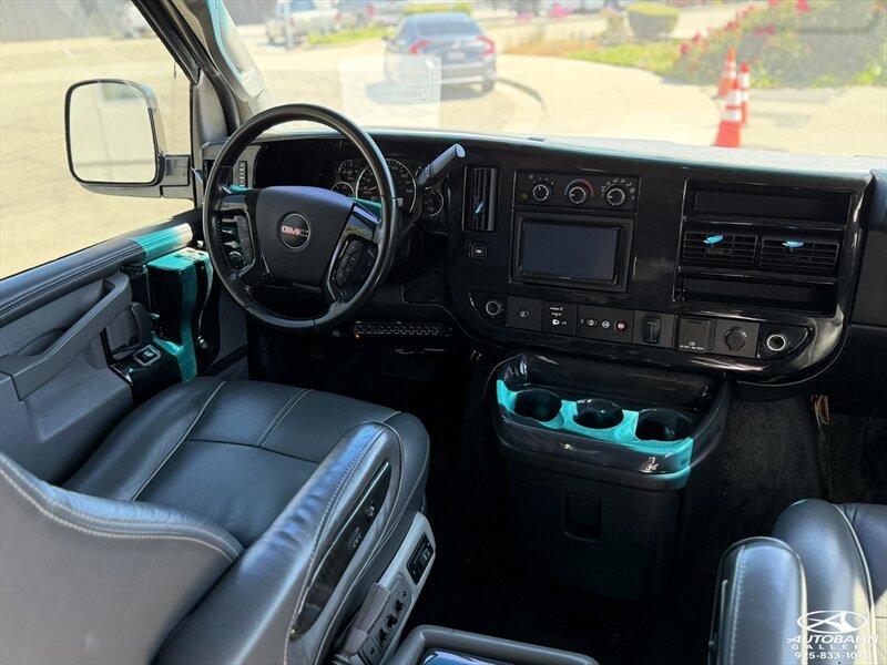 Used 2017 GMC Savana 2500 RWD image 16