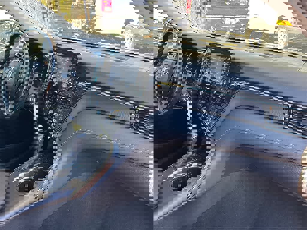 Used 2023 Toyota Camry SE image 13