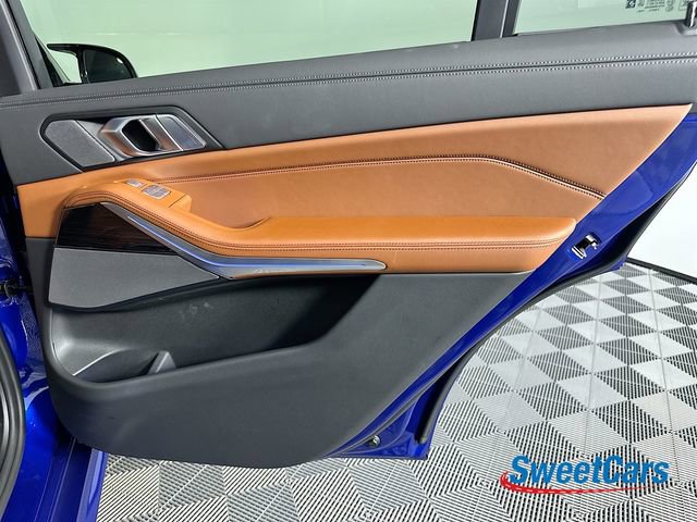 Used 2025 BMW X7 M60i image 47