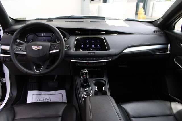 Used 2022 Cadillac XT4 Premium Luxury w/ Enhanced Visibility Package AWD/4WD image 25