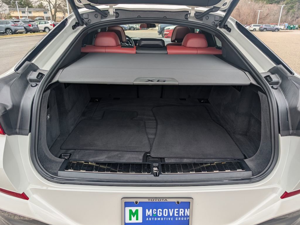 Used 2026 BMW X6 xDrive40i w/ Premium Package image 13