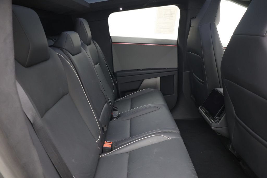Used 2024 Tesla Cybertruck AWD Crew Cab image 25