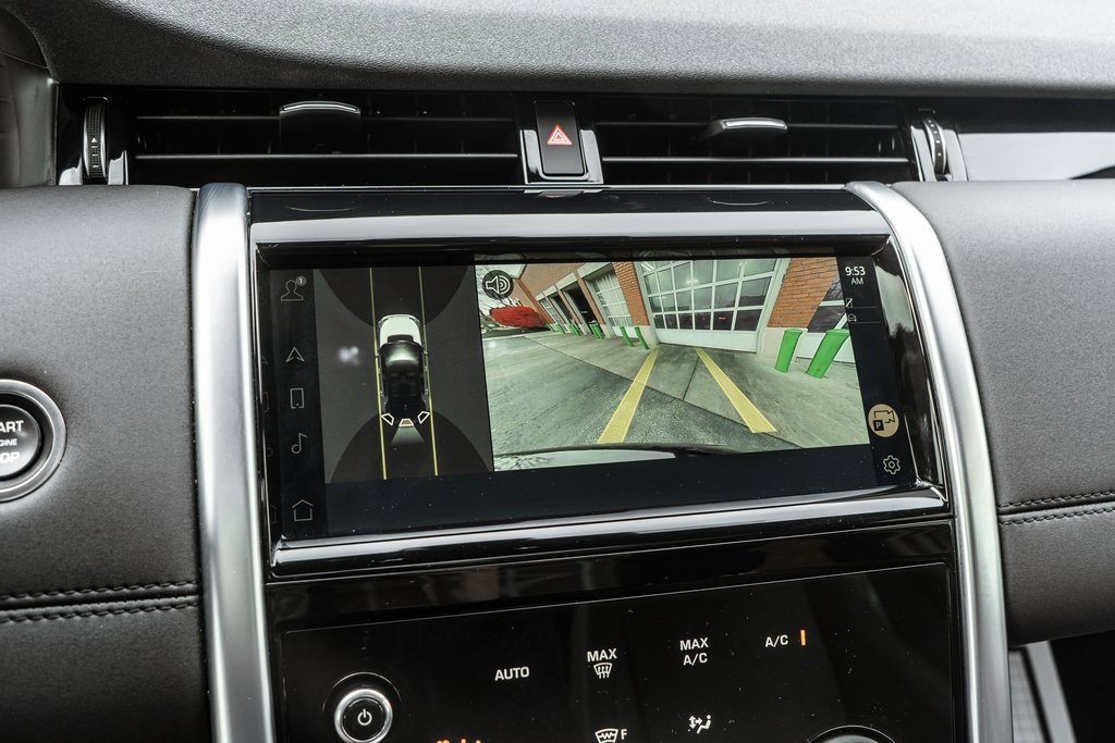 Used 2023 Land Rover Discovery Sport SE image 10