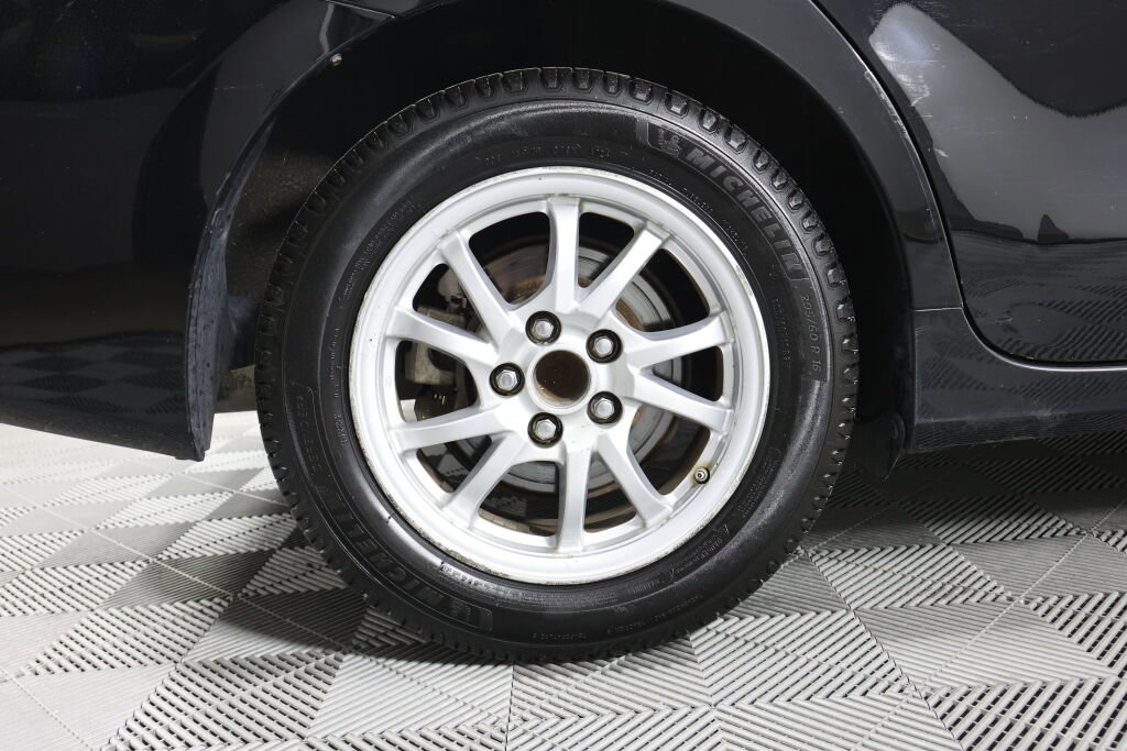 Used 2014 Toyota Prius V Two image 4