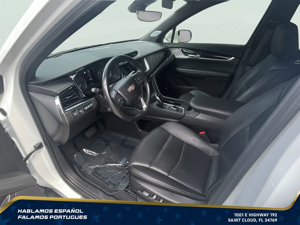 Used 2023 Cadillac XT6 Premium Luxury w/ Technology Package FWD image 12