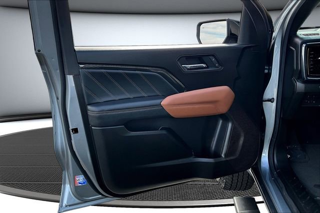 Used 2025 GMC Canyon AT4 image 21