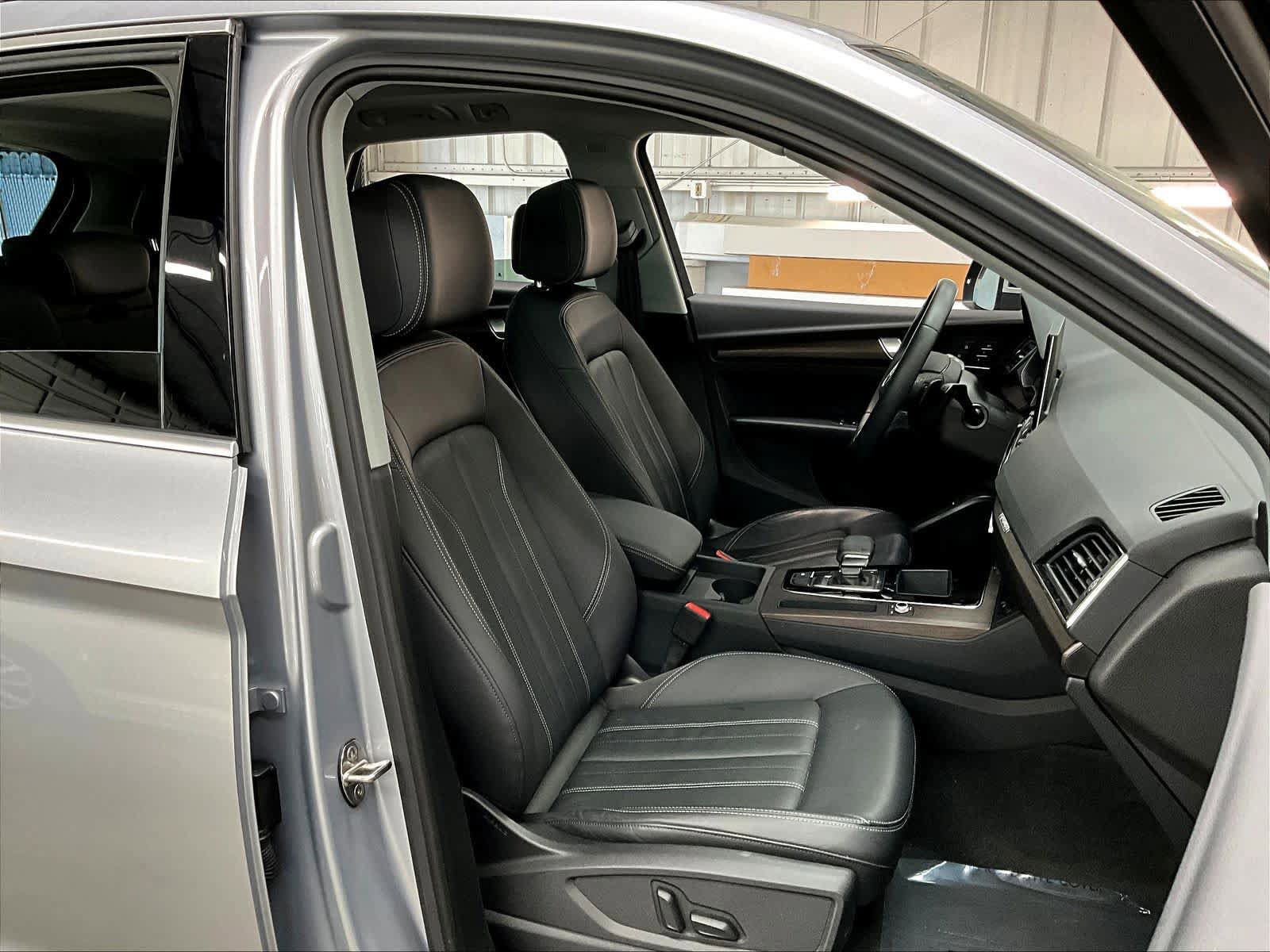 Used 2023 Audi Q5 2.0T Premium w/ Convenience Package AWD/4WD image 9