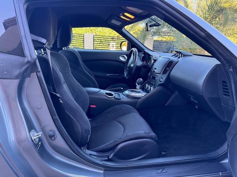 Used 2017 Nissan 370Z Coupe RWD image 10