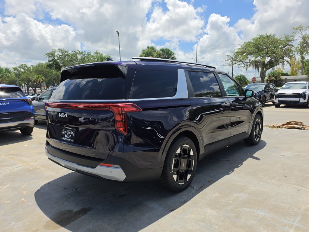 New 2027 Kia Carnival EX FWD image 8