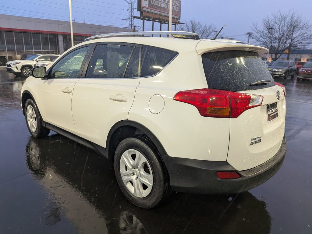Used 2015 Toyota RAV4 LE image 5
