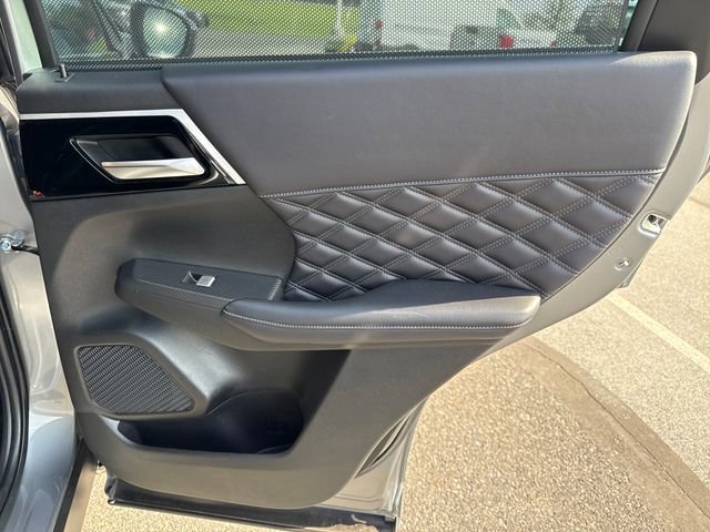 Used 2023 Mitsubishi Outlander SEL 40th Anniversary AWD/4WD image 16