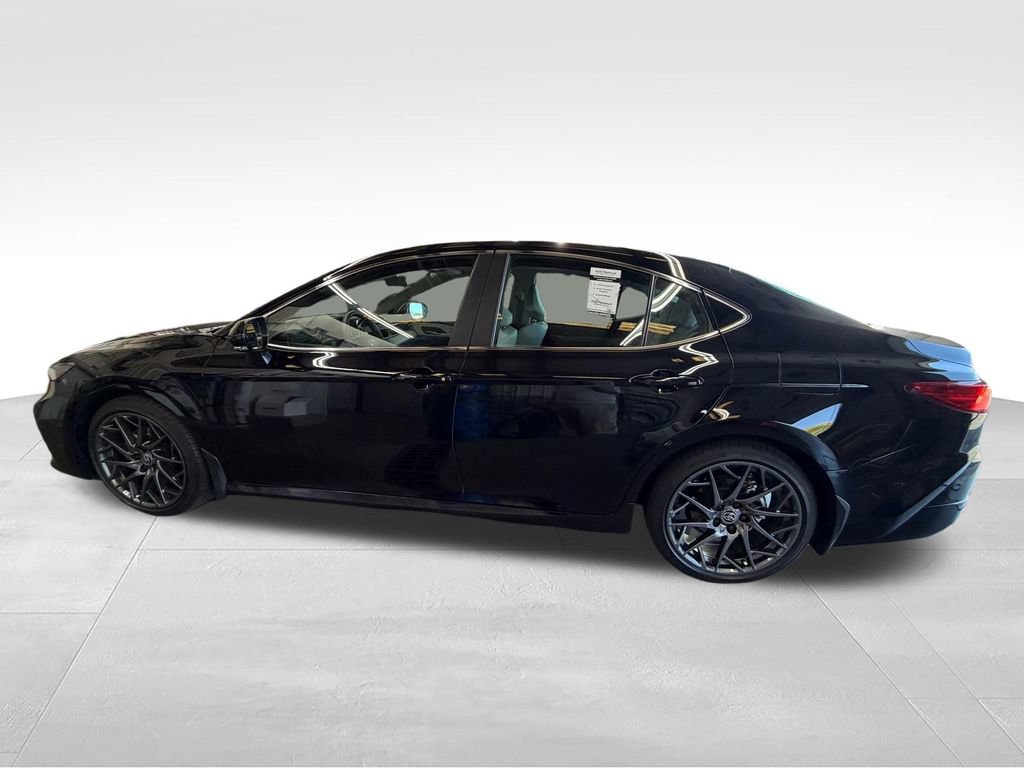 Used 2025 Toyota Camry XLE FWD image 3