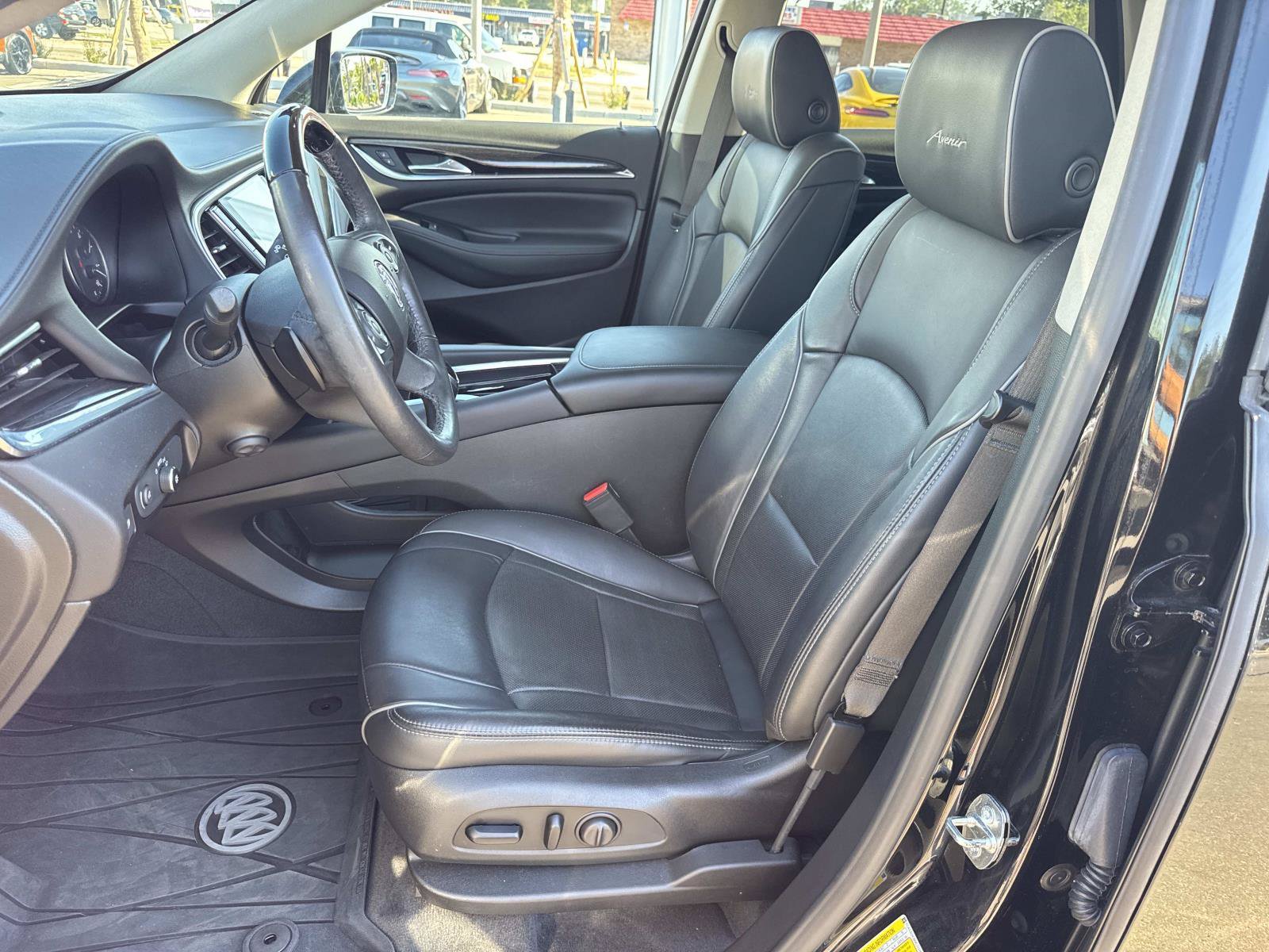 Used 2019 Buick Enclave Avenir w/ Avenir Technology Package FWD image 23