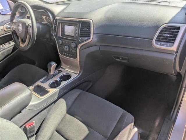 Used 2017 Jeep Grand Cherokee Laredo w/ Quick Order Package 2BE image 20