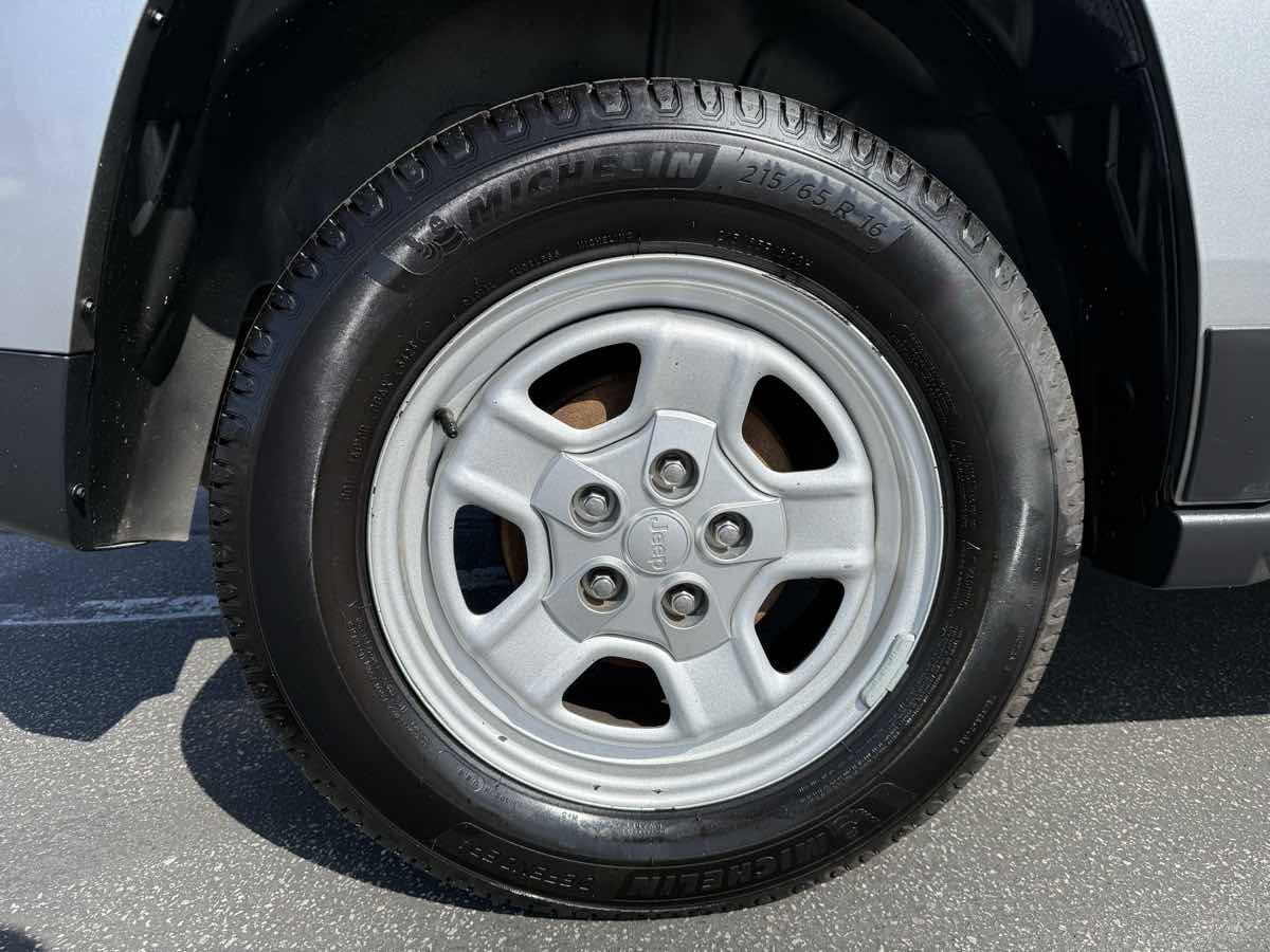 Used 2016 Jeep Patriot Sport image 15