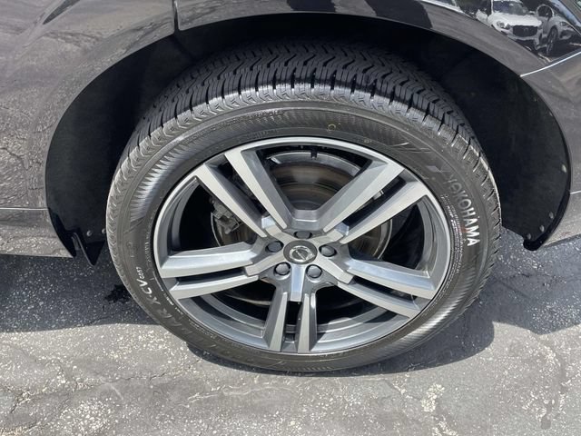 Used 2019 Volvo XC60 T6 Momentum w/ Multimedia Package AWD/4WD image 9