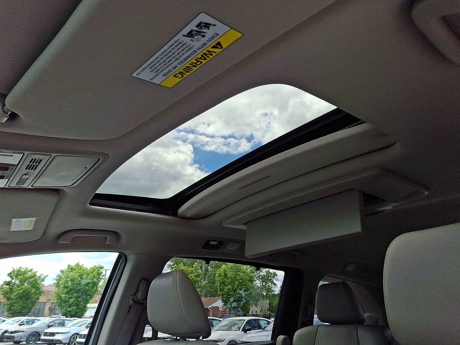Used 2017 Honda Odyssey Touring image 16