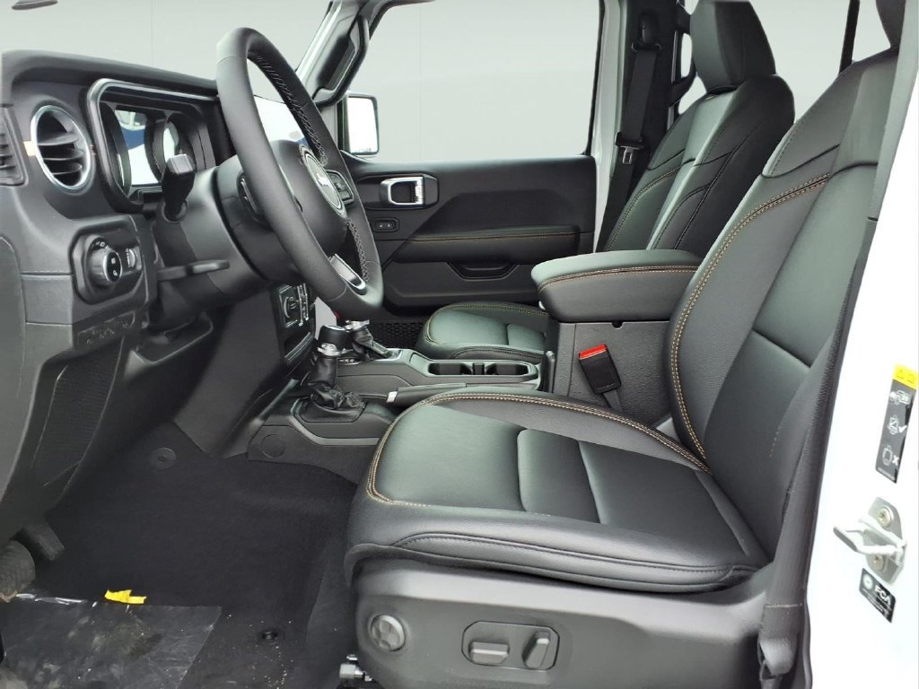 New 2026 Jeep Gladiator Sport AWD/4WD image 10