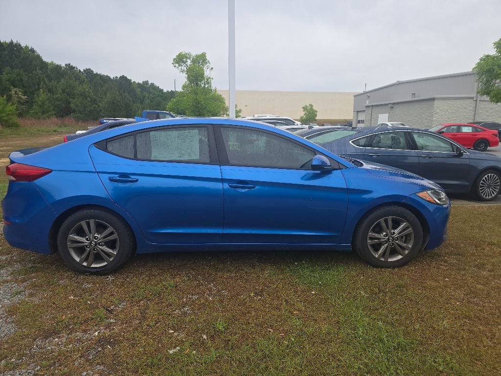 Used 2017 Hyundai Elantra SE w/ SE A/T Tech Package 03 FWD image 4