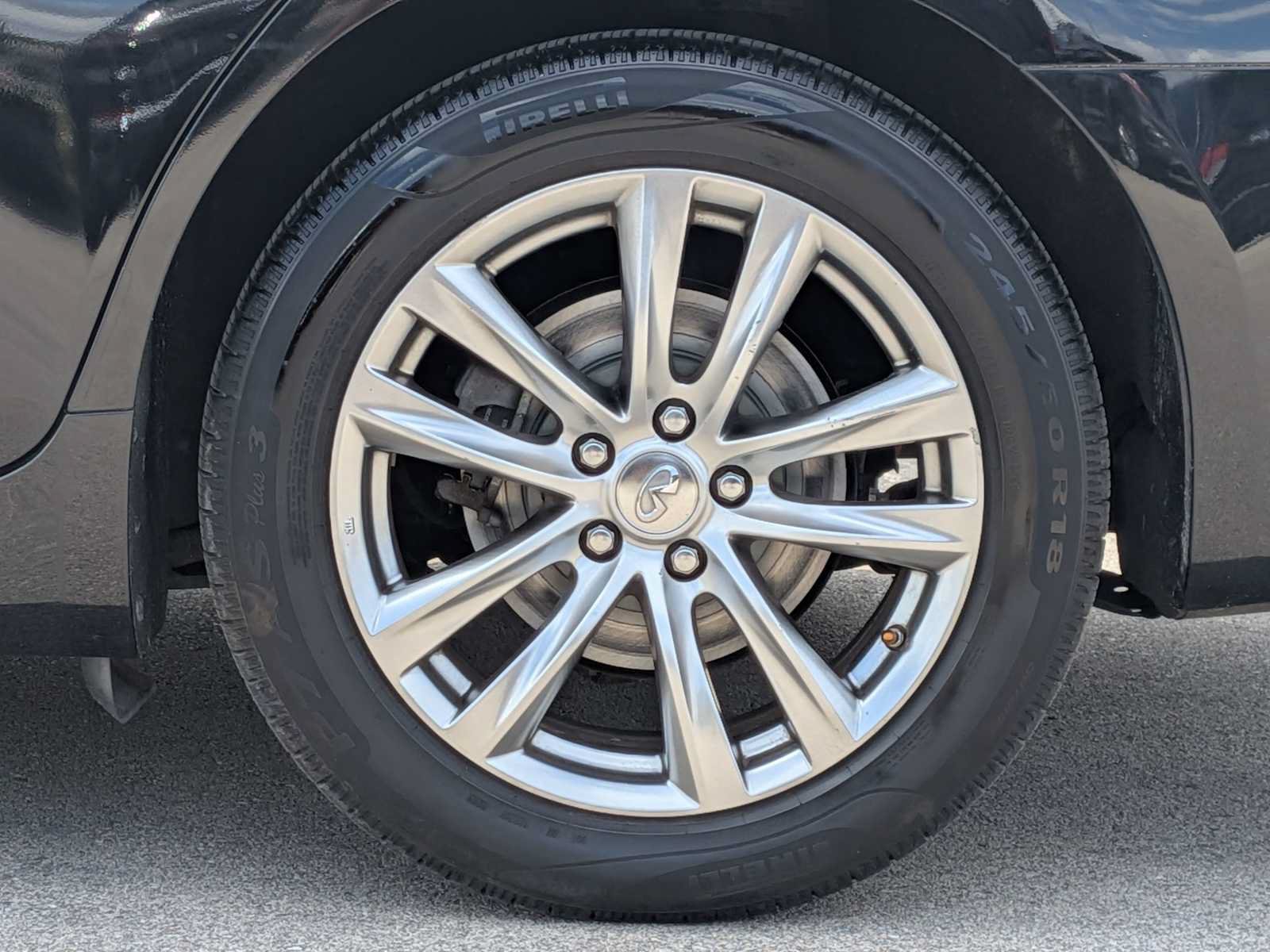 Used 2018 INFINITI Q70 Luxe RWD image 12